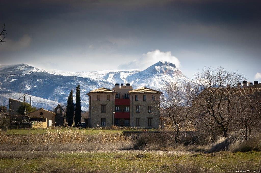 Apartamentos Turisticos Rio Gallego Фонтельяс Экстерьер фото